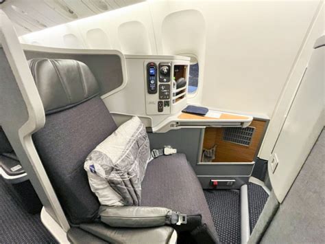 does boeing 777 have outlets|Review: American Airlines 777 Business Class .